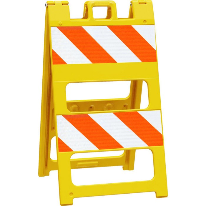 Plasticade - Traffic Barricades; Type: Type II; Barricade Height (Inch ... Ada Massa Bergerak Menuju Mako Brimob Kwitang, Tertahan Barikade